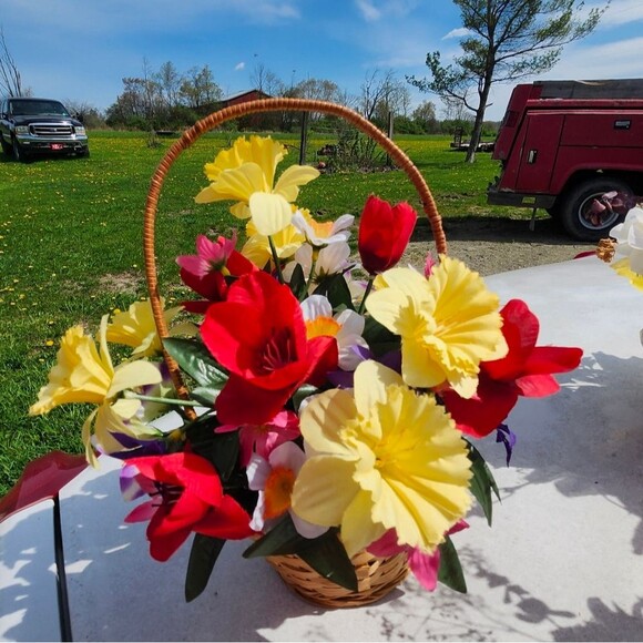 Handmade Floral Centerpiece Artificial Daffodil Tulip  Spring Table Decoration - Picture 4 of 8